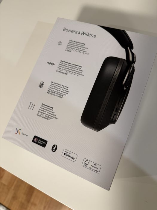 Bowers & Wilkins PX8 S2