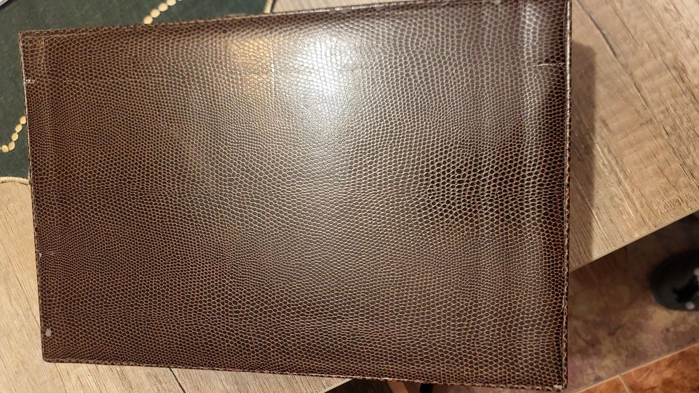 Caixa p/ relógios em imitação de pele