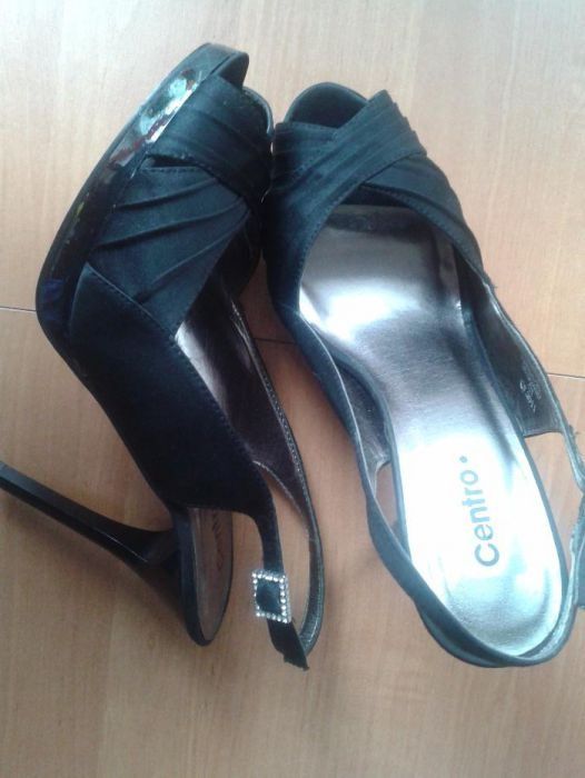 Елегантні босоніжки