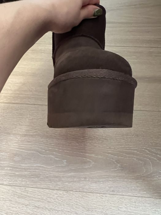 UGG на платформі