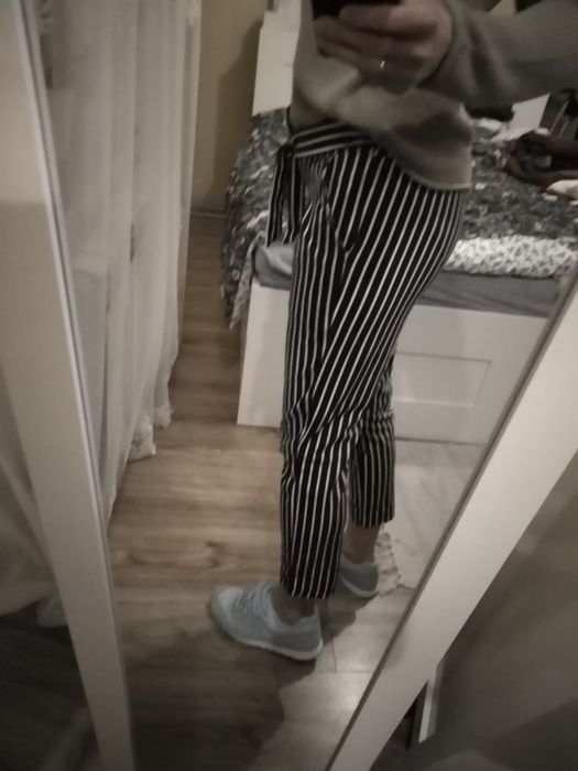 Spodnie elastyczne 7/8 paseczki