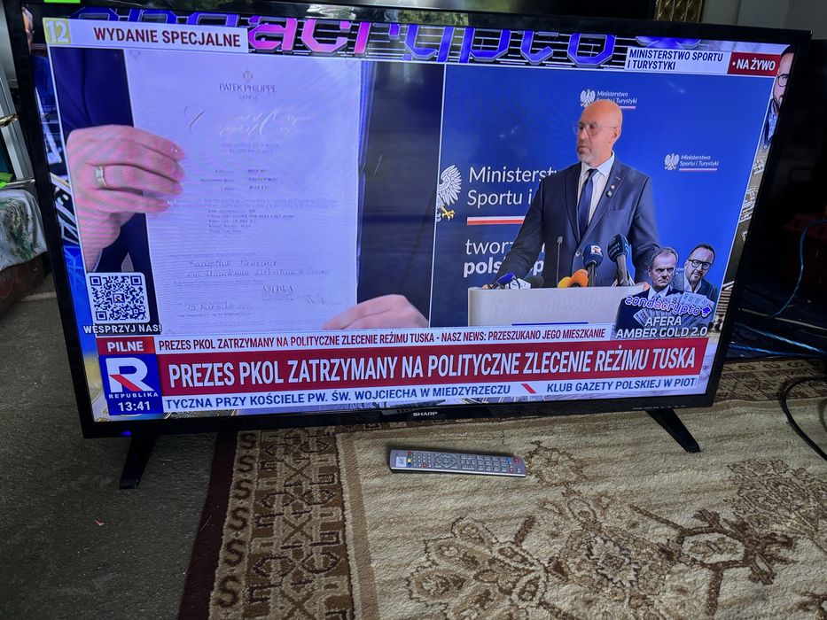 Telewizor LED Sharp 48 cali z pilotem przywieziony z Niemiec.