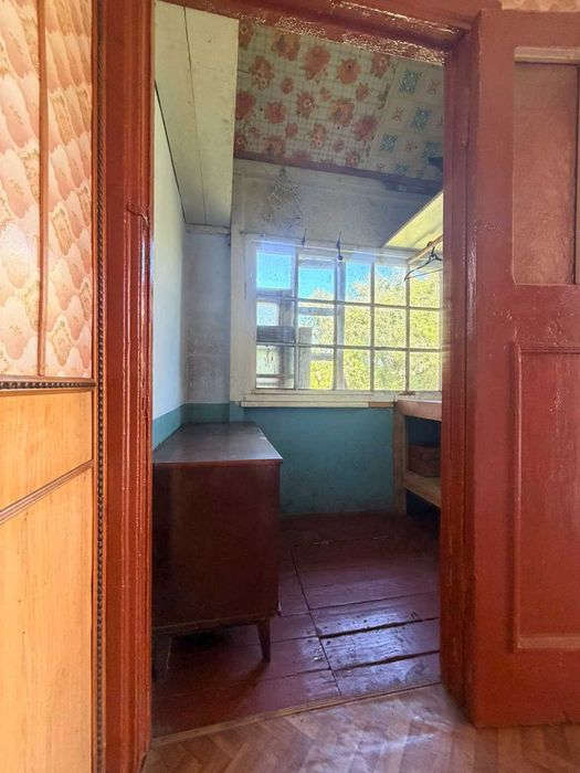 Частина будинкув селі Лужани