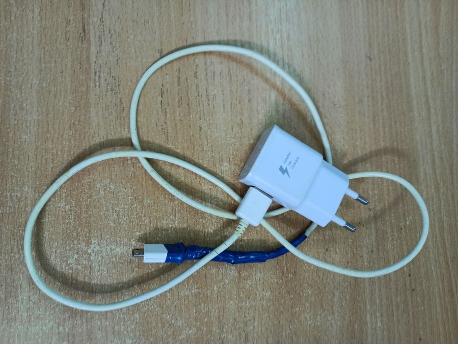 Продам телефон Samsung duos бу