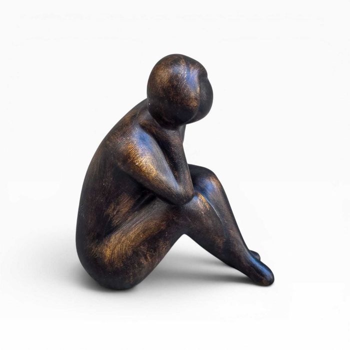Escultura Decorativa Figura Pensativa GILDE 48336 – Bocholt | 21 cm