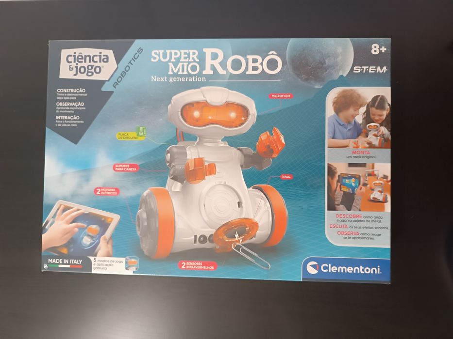 Super Robot. Brand New, Sealed in Original Box64284733610627120