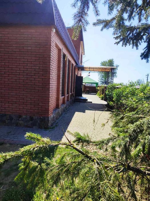 Продається діючий, прибутковий магазин у с. Віднів, 15 км від Львова