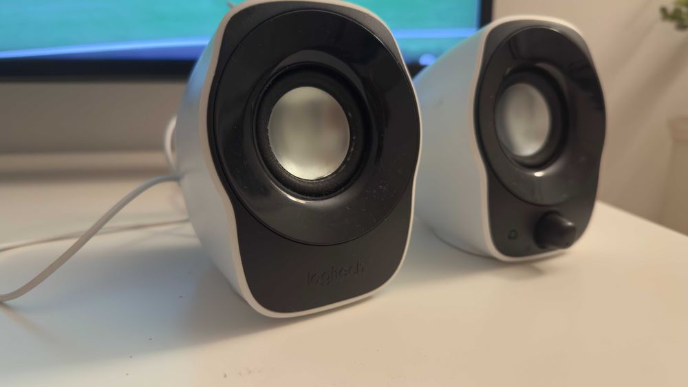 Logitech Audio Dock S-00109 Black/White USB & Bluetooth Stereo Speakers Lot of 2