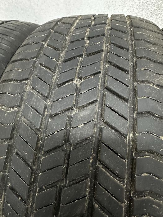 Резина Yokohama 215/55 R17 літо комплект