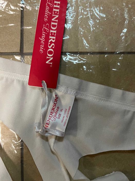 Białe stringi Henderson roz.XL