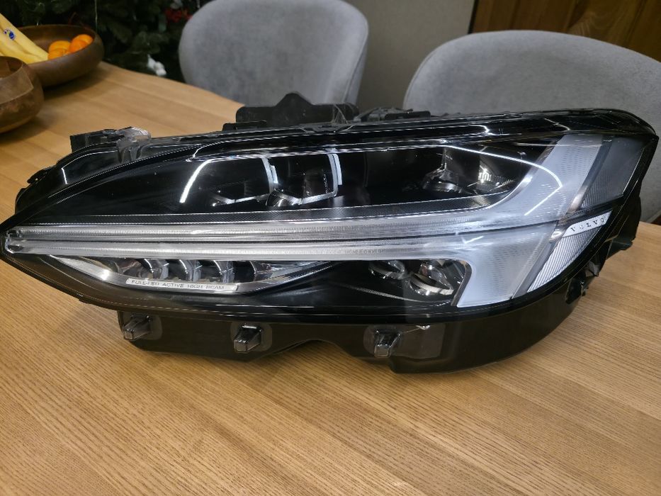 Продам фару передню ліву VOLVO S90 2016-2021