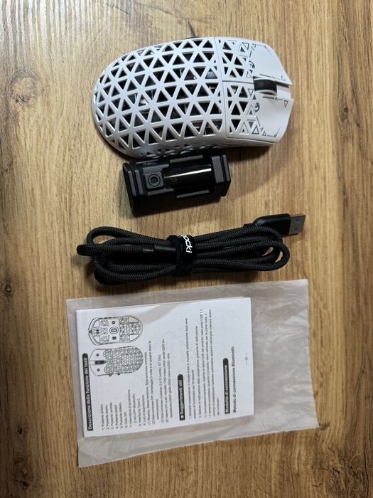 Ігрова мишка Attack Shark R5 Ultra Mambasnake білого кольору