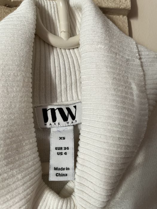 Cienki sweter golf