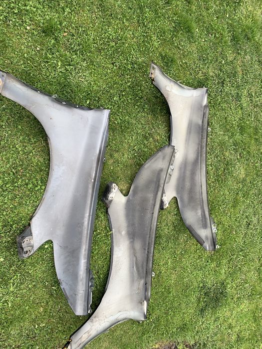 Крила передні Volvo V50