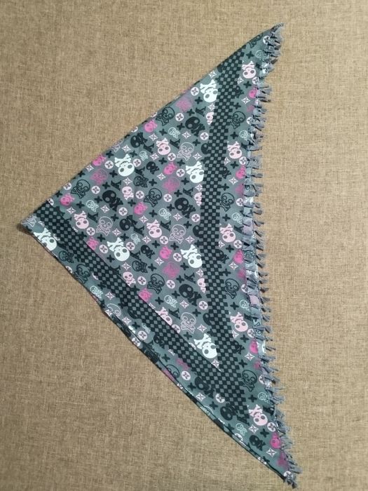 Must-have сезону! Бандана-шарф трансформер із черепами