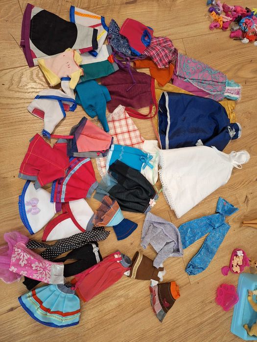 Wielki zestaw Barbie: lalki, pieski, meble, ubranka