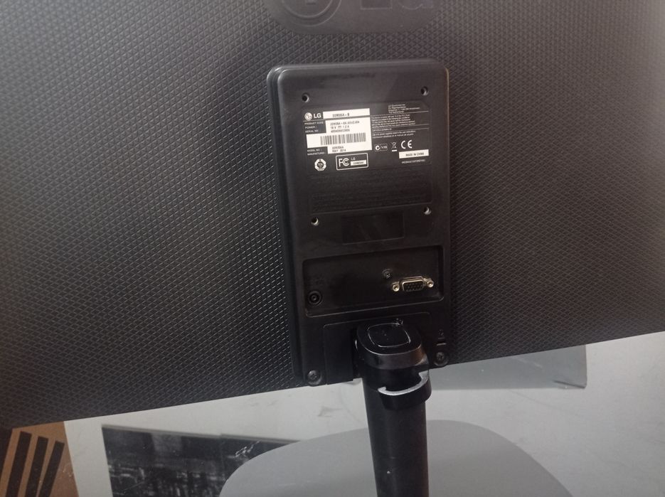 Ecrã LG 22m35aa bom estado