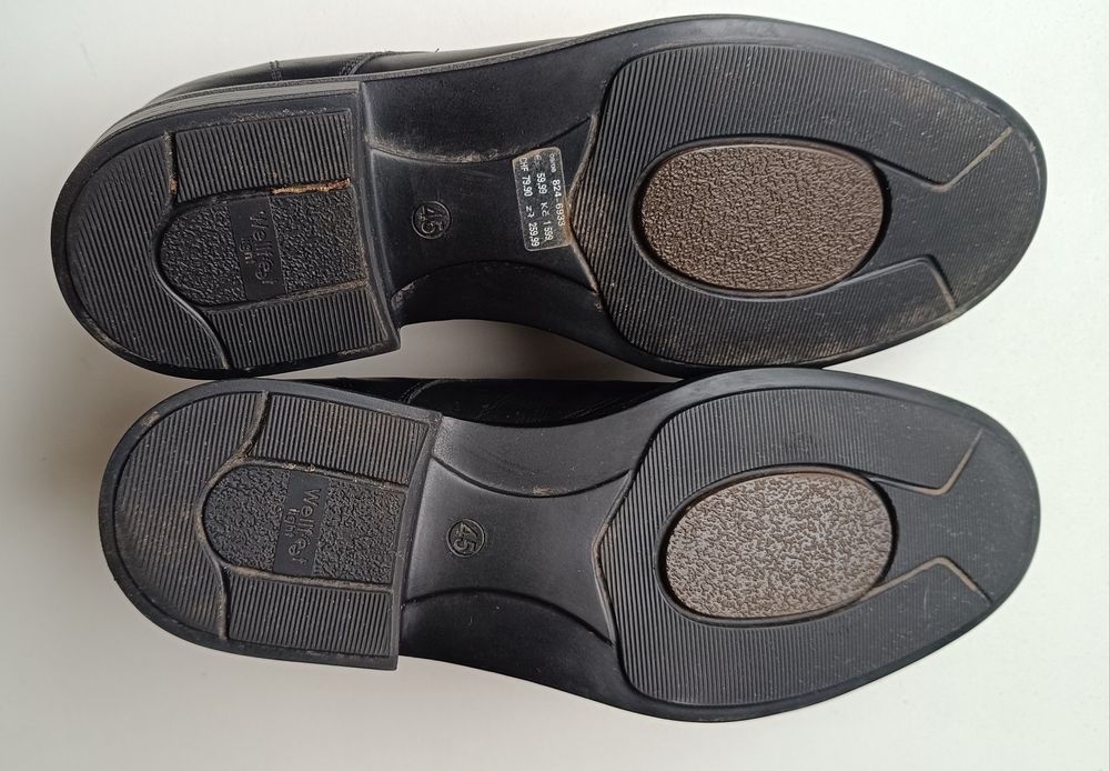 Класичні чоловічі чорні туфлі 45 р