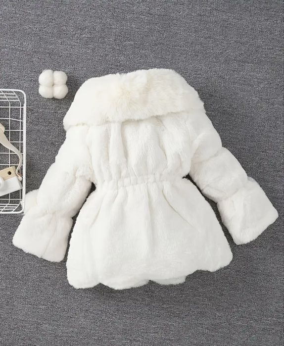 Пальто для дівчинки