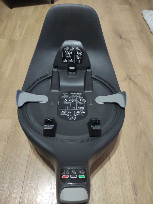 Fotelik Cloud T
Cybex Cloud T i-size Plus Cozy Beige oraz baza cybex