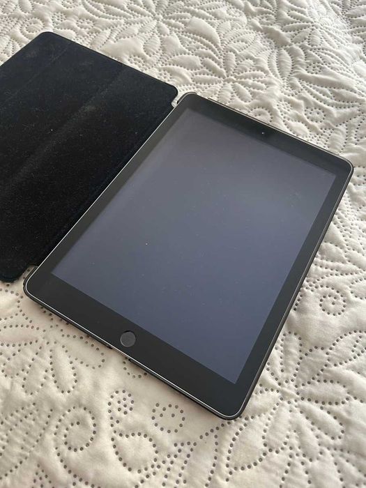 iPad 5ª Geração 9.7'' - Prateado | Wi-Fi | 32GB