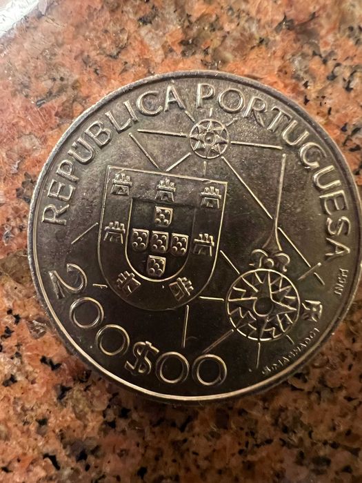 Moedas antigas 2oo escudos/ 25 de Abril