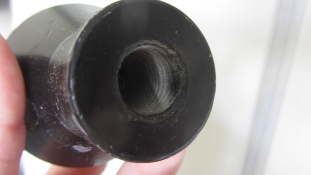 Нижняя часть антенны стационарной для раций частотами от 27 до 174 МГц