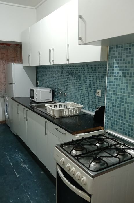 Quartos mobilados com varanda Algés/Dafundo