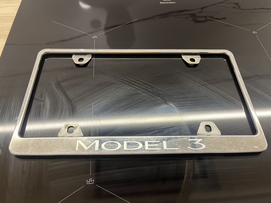 Рамка на номер Tesla model 3 оригинал