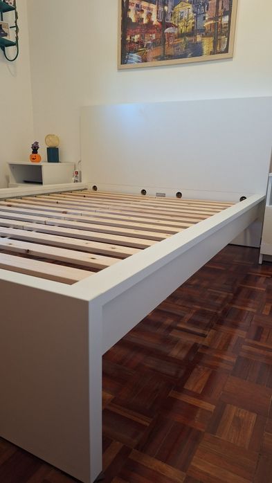 cama de casal com ótimo estrado