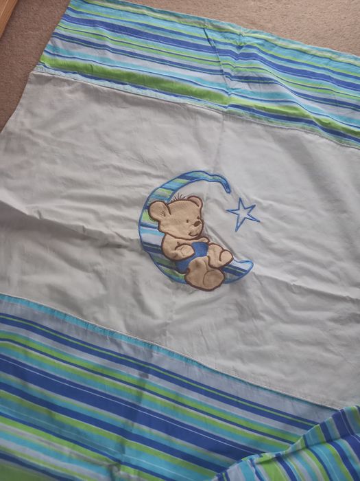 Pościel i baldachim dla niemowlaka chłopca