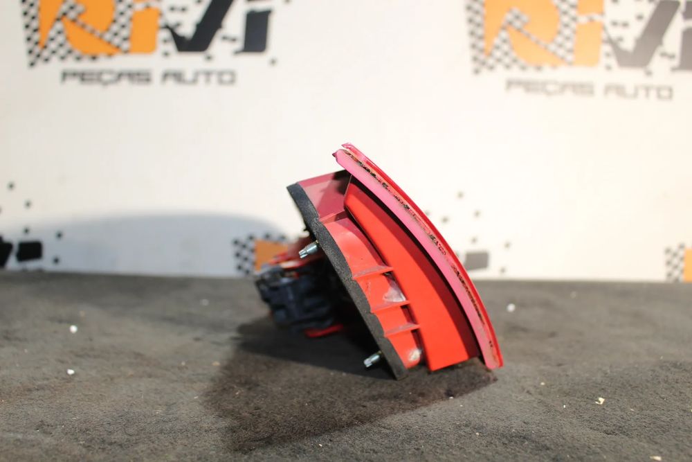 Farolim da mala esquerdo SEAT Leon (1P1)
