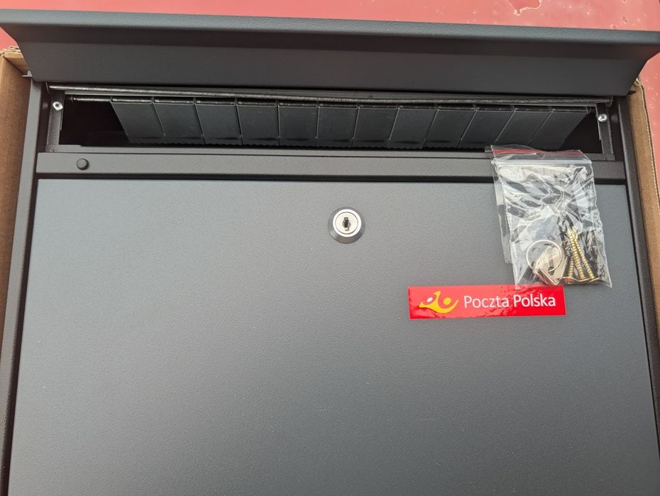 Nowa skrzynka na listy / pocztowa – antracyt, zamykana, Poczta Polska