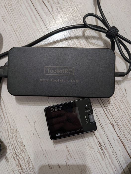 ToolkitRC m7 multi charger 200w 10a 1-6S