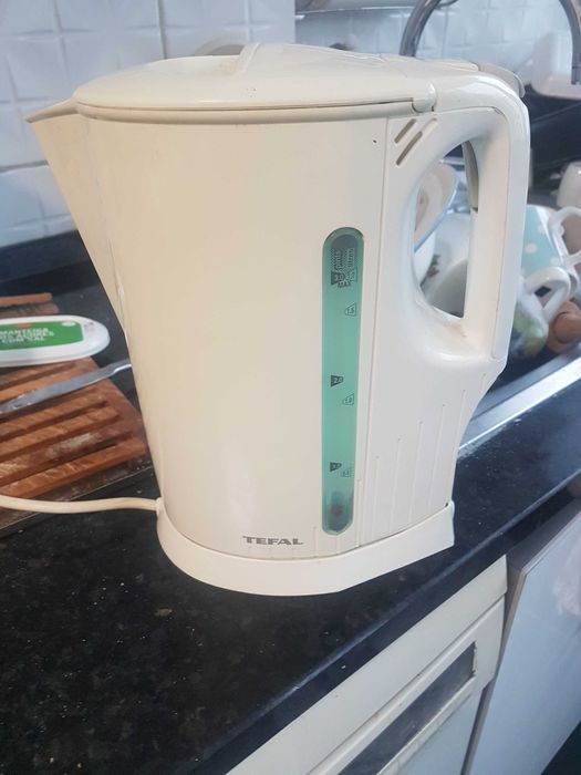 Máquina de café moulinex + varinha + jarro eléctrico tefal