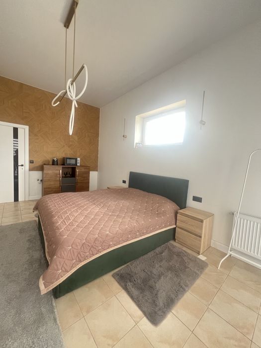 Подобова  оренда номеру в будинку  в.м. Яворів біля кордону Краківець