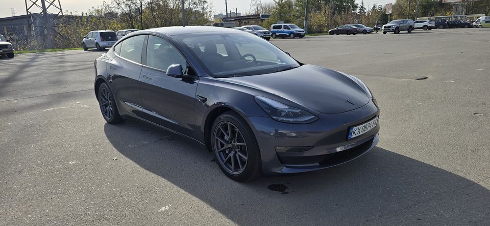 Tesla model 3