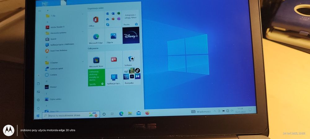 Notebook ASUS Model UX305F