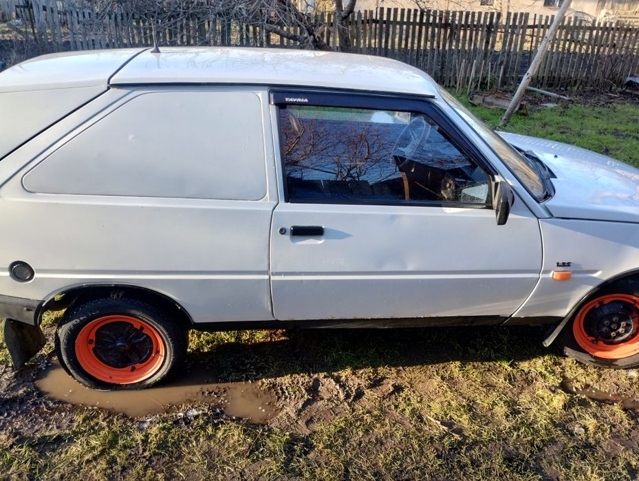 Машина  автомобіль