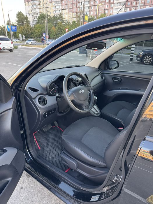 Продам Hyundai i10 2011 год