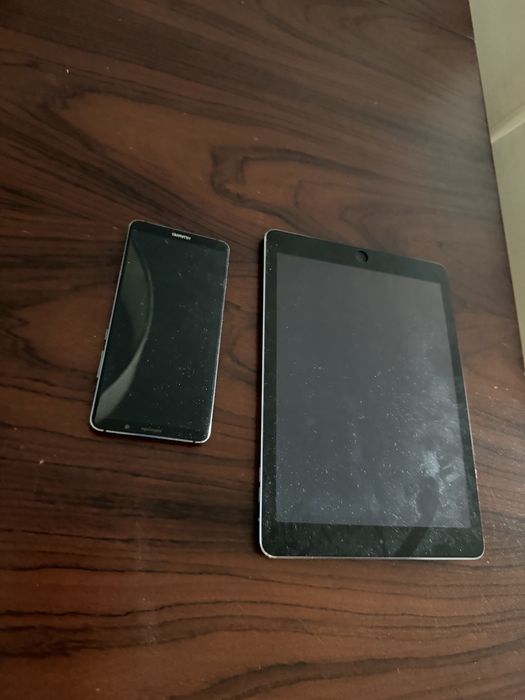 Smart phone Huawei e IPad para pecas