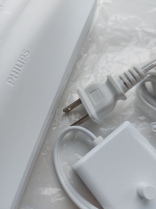 Зубна щітка Philips 7000 / 6100 / hx751