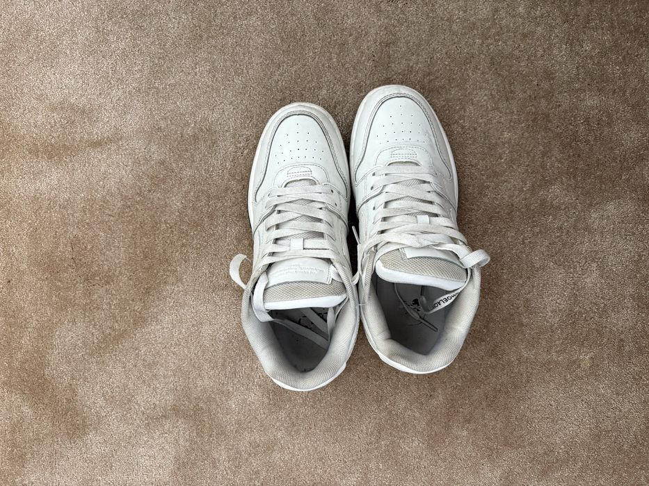 Sapatilhas off white brancas
