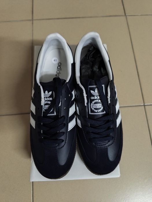 Sambas azuis escuras