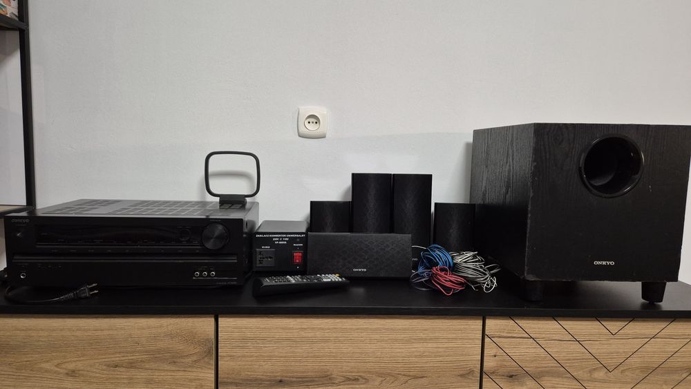 Kino domowe 5.1 Onkyo HT-R390