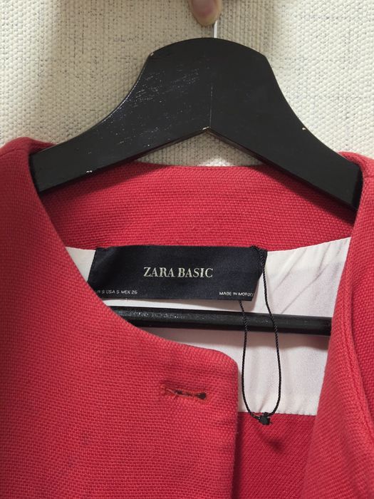 Червоне пальто ZARA BASIC