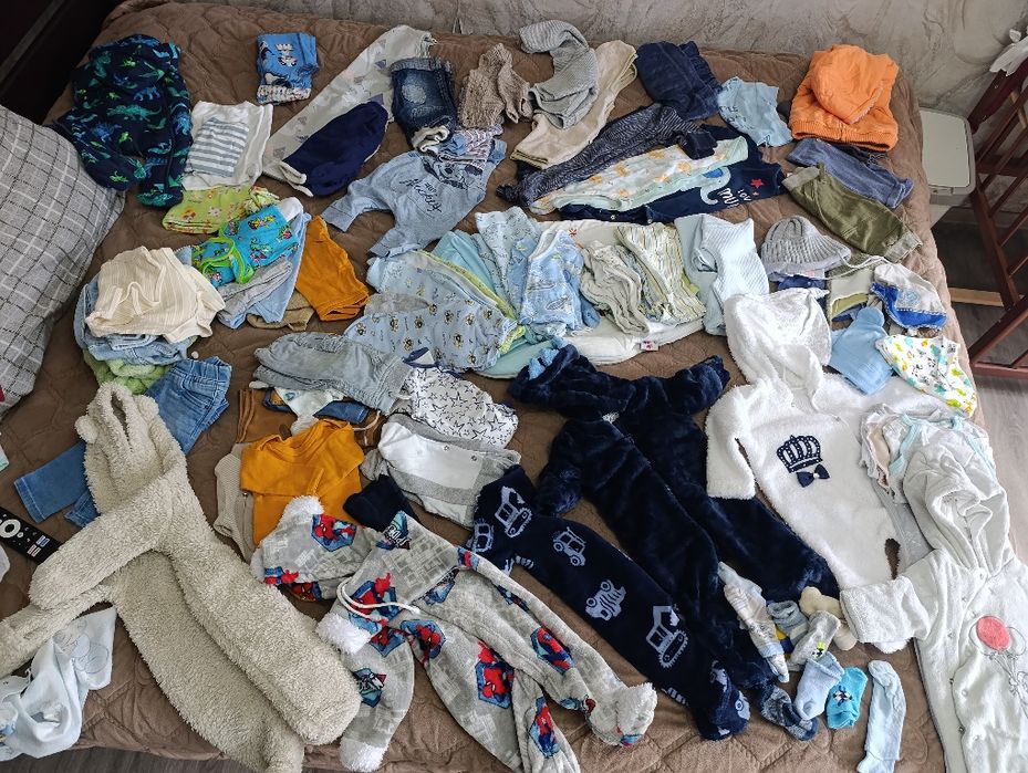Величезний пакет одягу на малюка від 0-6 місяців