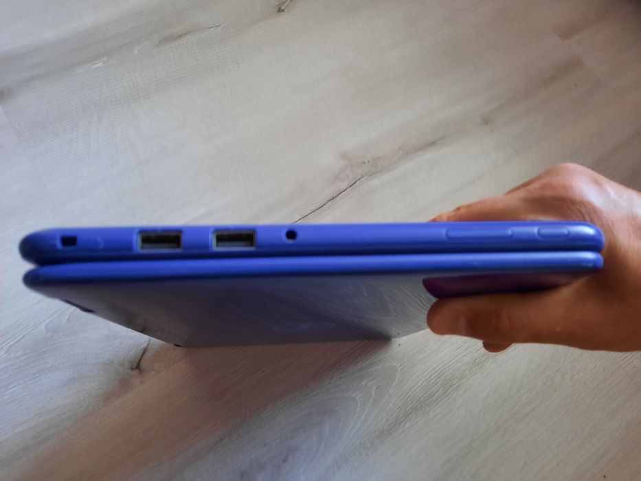 Sprzedam laptop Dell Inspiron 11 3000 Series