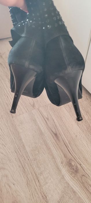 Botki na obcasie szpilki 39