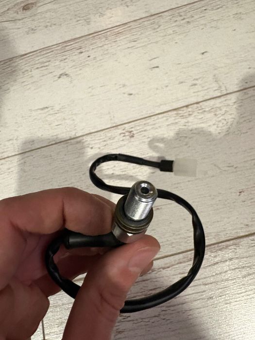 Śruba hamulcowa czujnik stop M10x1mm Suzuki Yamaha honda 125cc moto